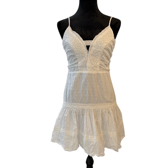 Hem & Thread Dresses & Skirts - Hem & Thread White Lace Cotton Summer Mini Dress Tiered Ruffle Size M
